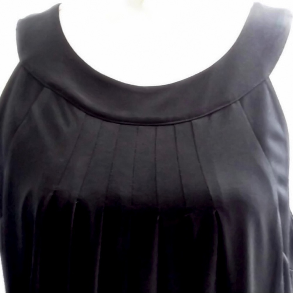 Elle Black Sleeveless Round Neck Shift Dress